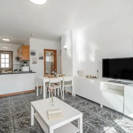 Golden Sun Penthouse Floritas